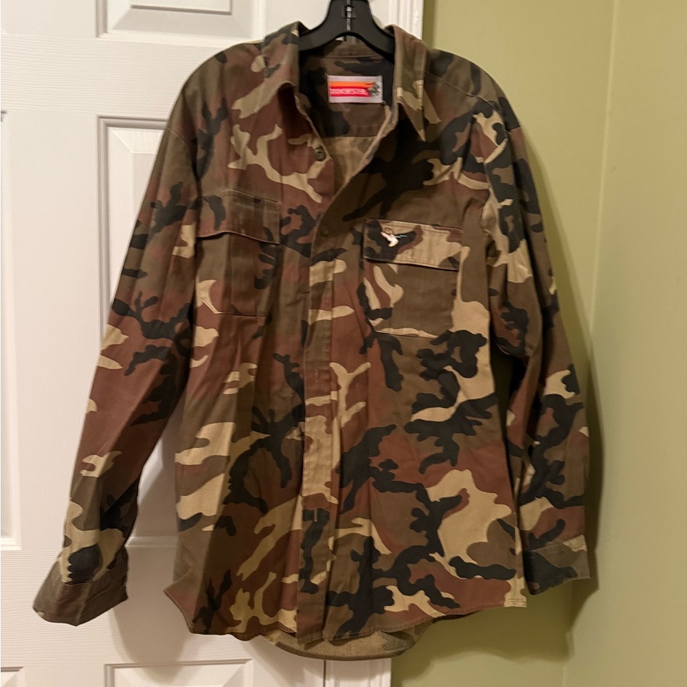 Winchester Vintage Men's Camo Long Sleeve Button Down Shirt - Large. Duck detail